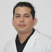 Dr. Oscar Andrés Ron Echeverría